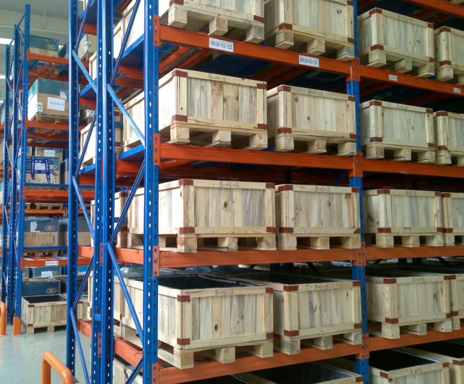 1740979676800131.jpg 重型托盘货架.jpg